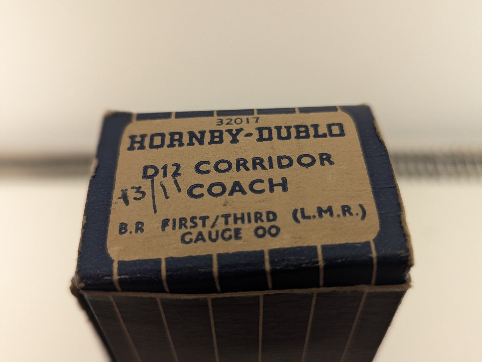 Hornby Dublo OO Gauge LMS Stanier Composite Corridor Coach M4183 Crimson & Cream