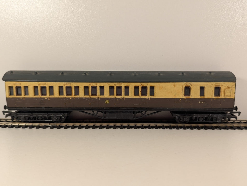 Kitbuilt Suburban Brake Coach – Chocolate & Cream Livery