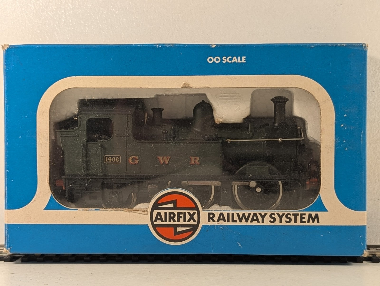 Airfix OO Gauge GWR 1400 Class 0-4-2T Steam Locomotive 1466 GWR Green