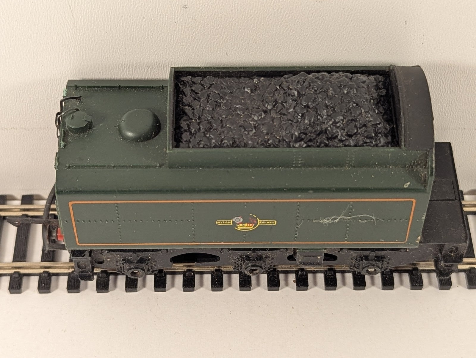 Tri-ang OO Gauge BR 6-Wheel Tender BR Lined Green R.33
