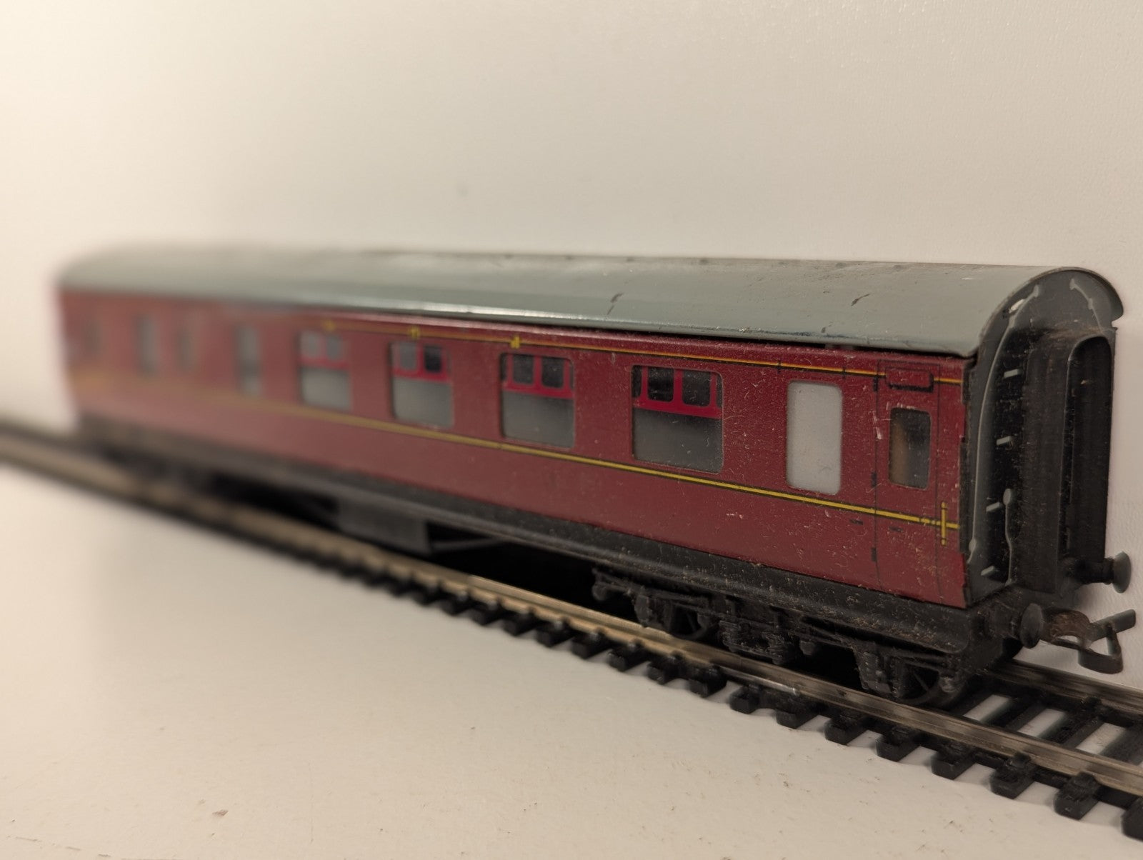 Hornby Dublo LMS Stanier Brake Third Coach OO Gauge