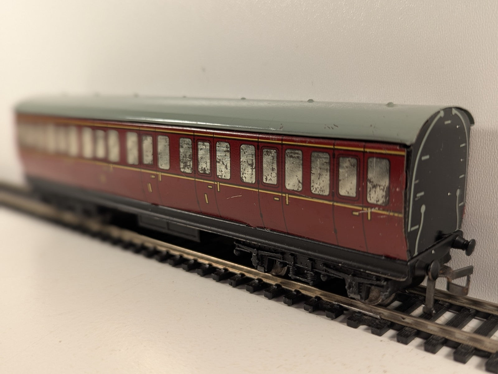 Hornby Dublo First Class Tinplate Suburban Coach OO Gauge