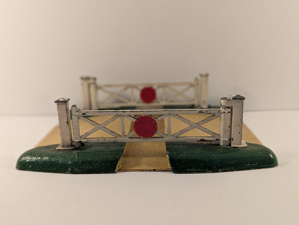 Hornby Dublo OO Gauge D1 Level Crossing