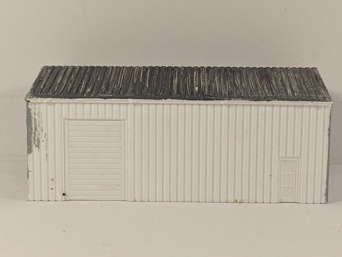 N Gauge Industrial Workshop / Office Building Grey, Brown and White