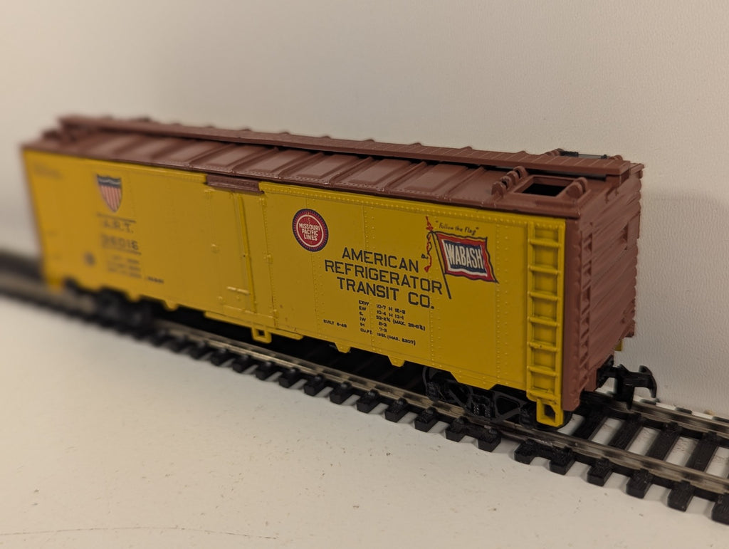Athearn HO Gauge American Refrigerator Transit Reefer Wagon