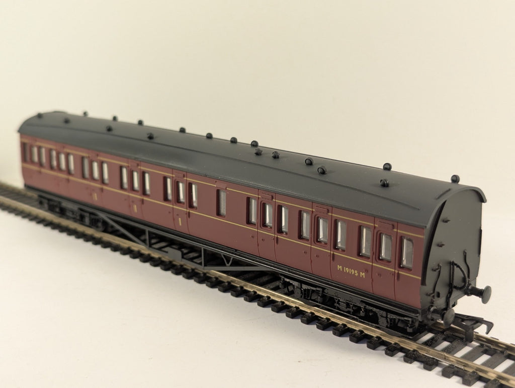 GMR Airfix OO Gauge BR 57ft 1st Class Composite Non-Corridor Boxed