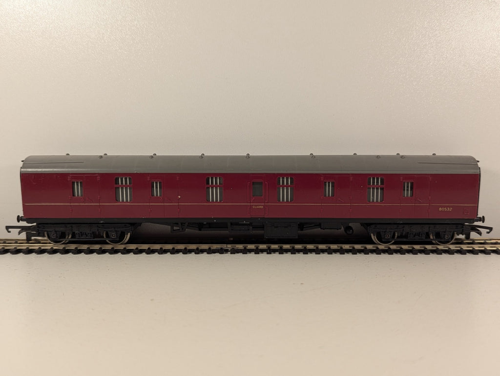 Hornby R4619 BR Mk1 Full Brake Coach BR Maroon