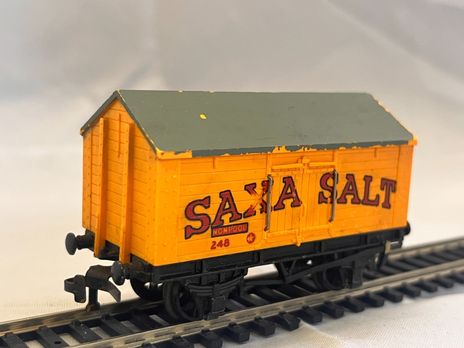 Hornby Dublo 4665 OO Gauge Saxa Salt Wagon