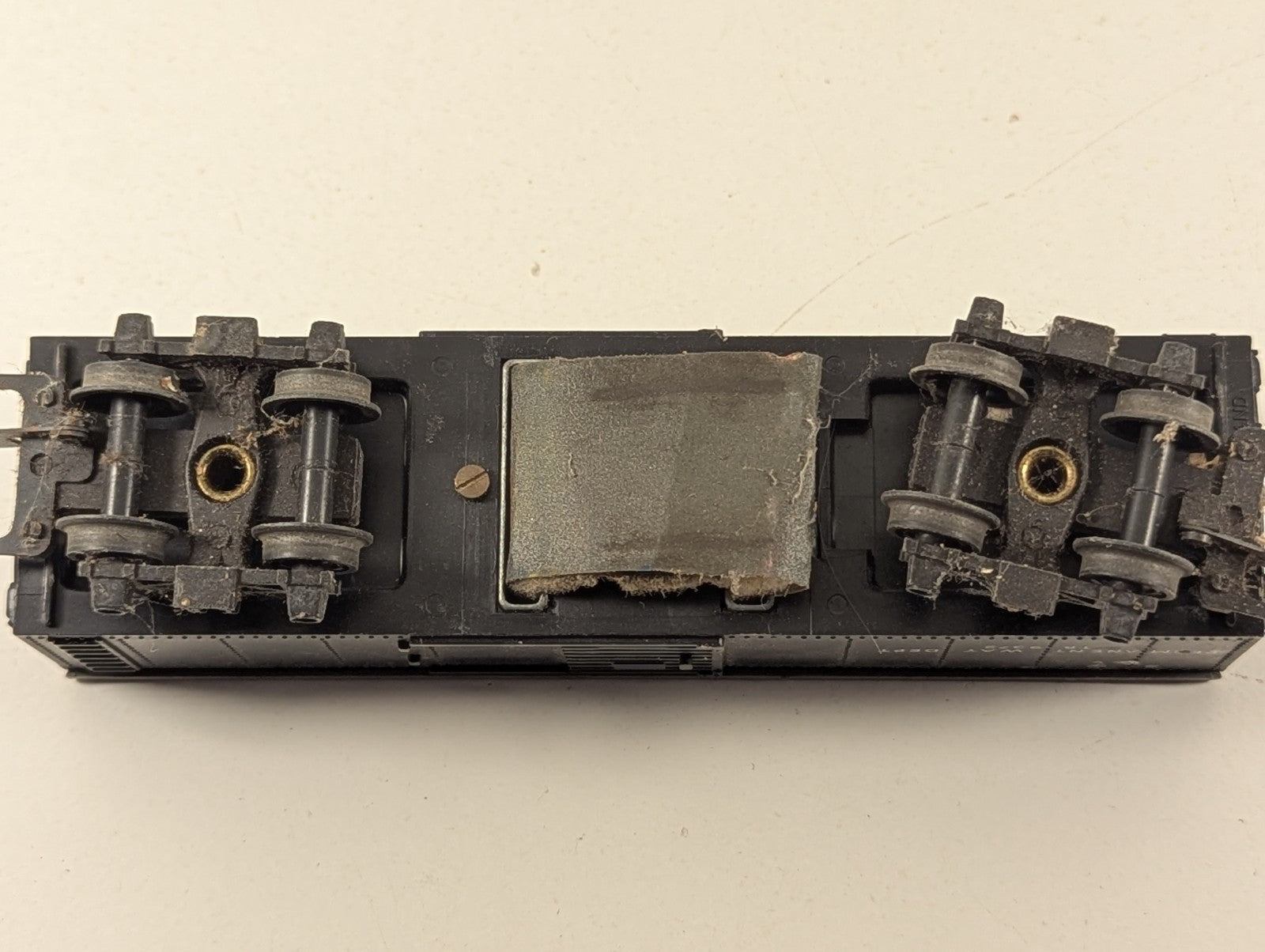 Tri-ang OO Gauge Track Cleaning Car Goods Wagon T.R. 9372