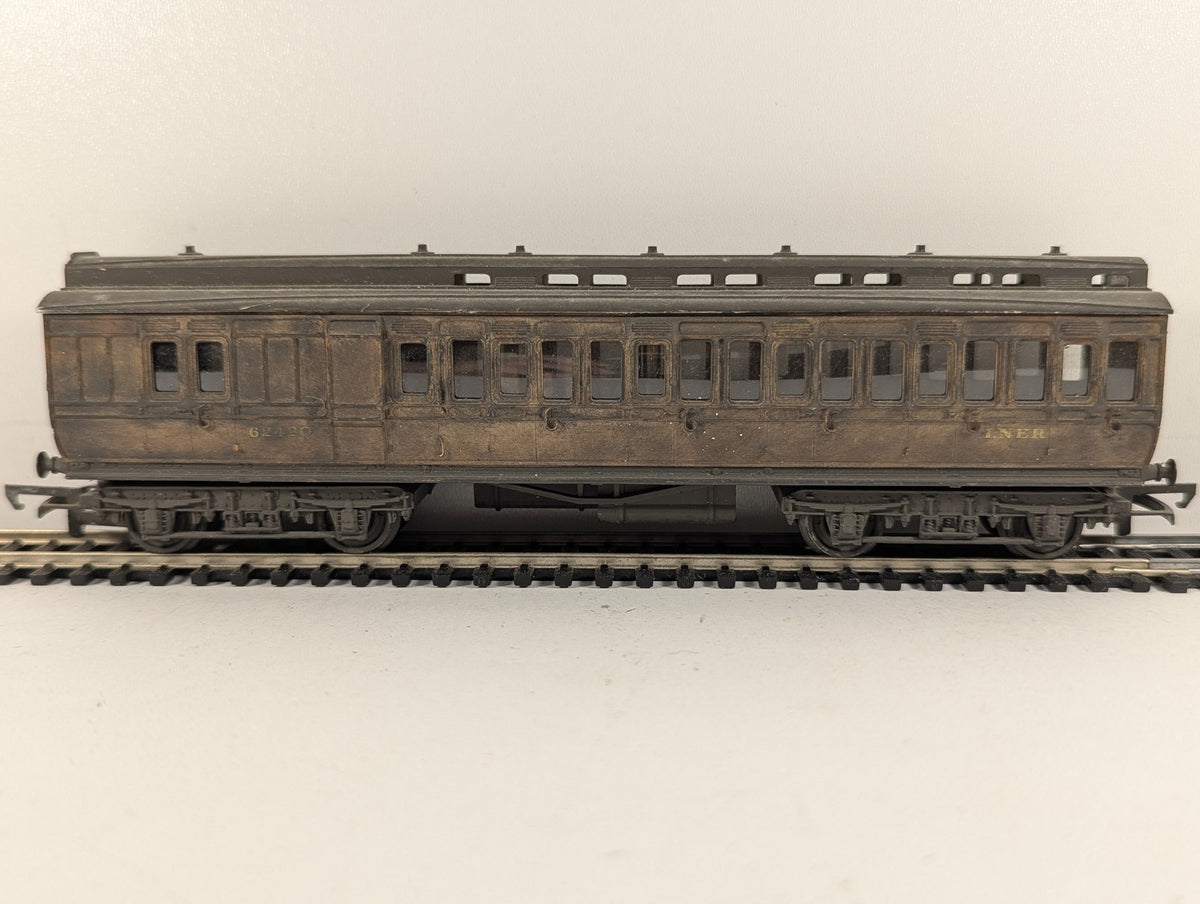 Tri-ang OO Gauge Clerestory Brake Third Coach Passenger Coach 62420 LNER Teak