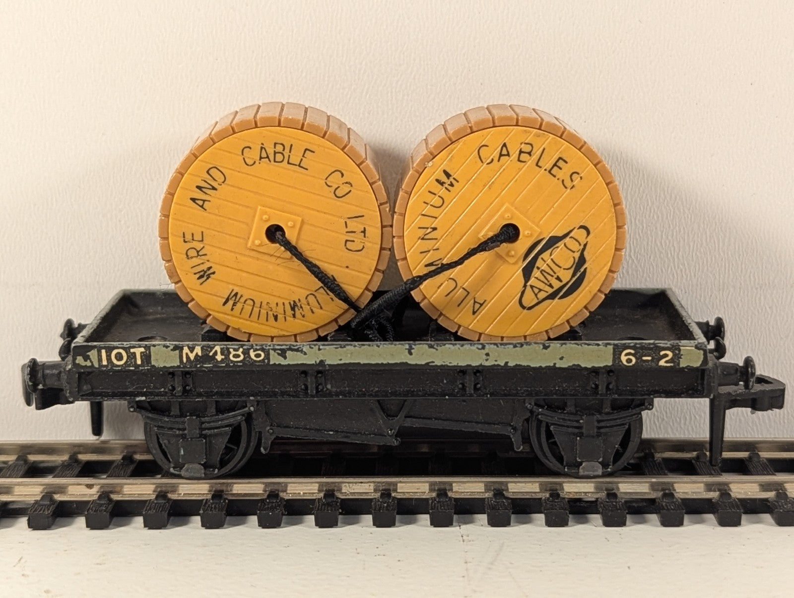 Hornby Dublo 32086 OO Gauge 3-Rail Low-Sided Wagon Cable Load