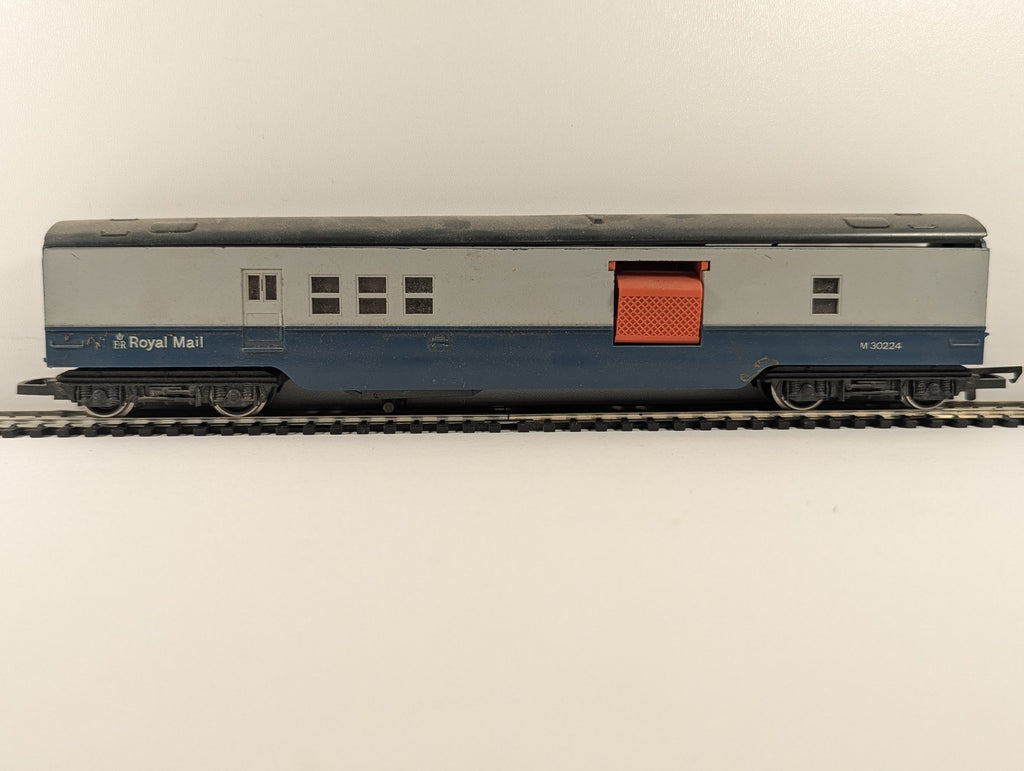 Hornby OO Gauge Operating Royal Mail Coach Passenger Coach M 30224
