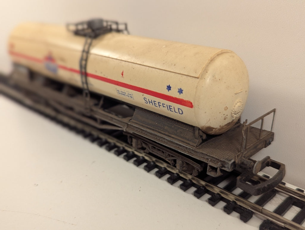 Lima 302913 HO Amoco Bogie Tank Wagon