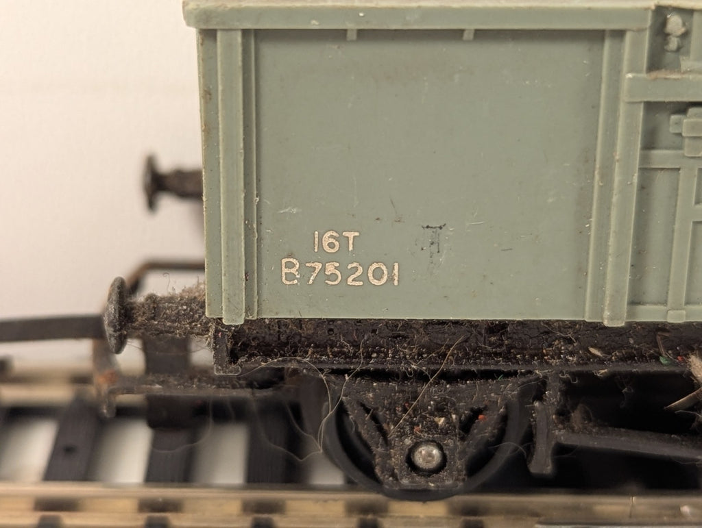 Tri-ang OO Gauge 16-Ton Mineral Wagon Open Wagon B75201 BR Grey R.12