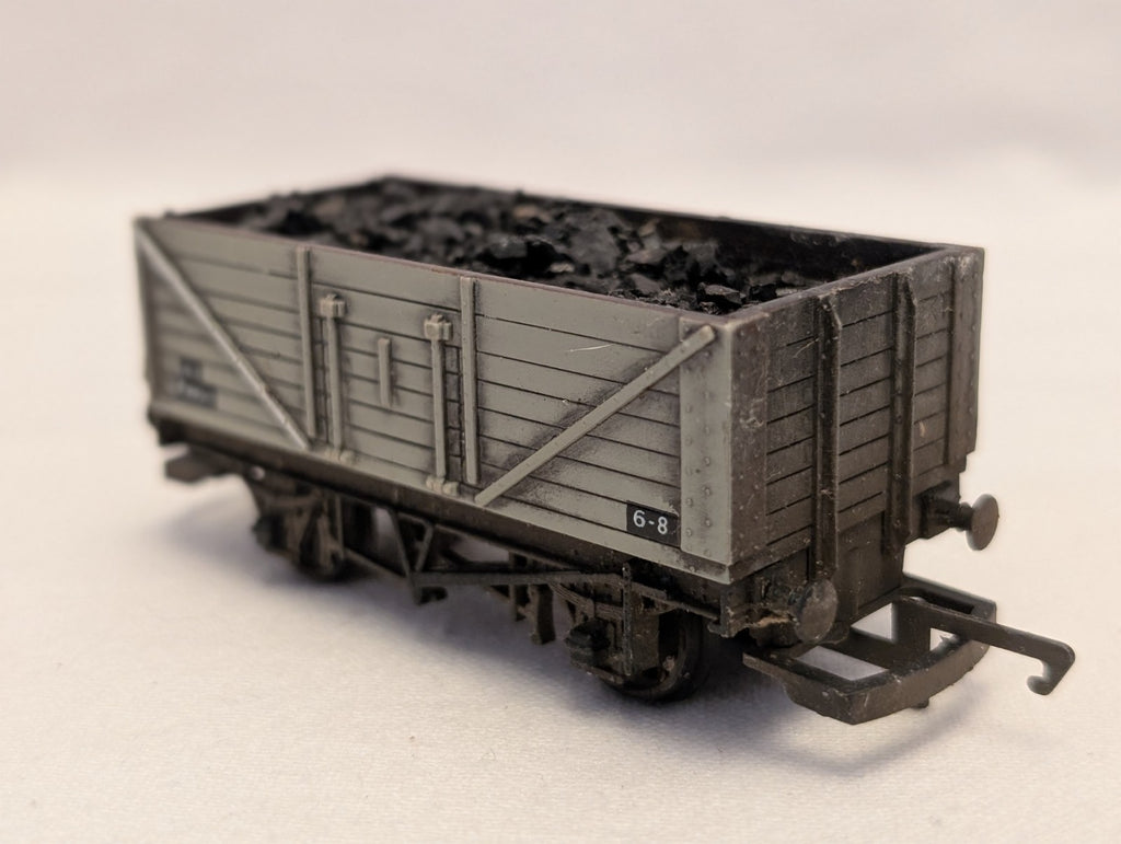 Hornby OO Gauge 7 Plank Wagon with End Door Goods Wagon P99347 BR