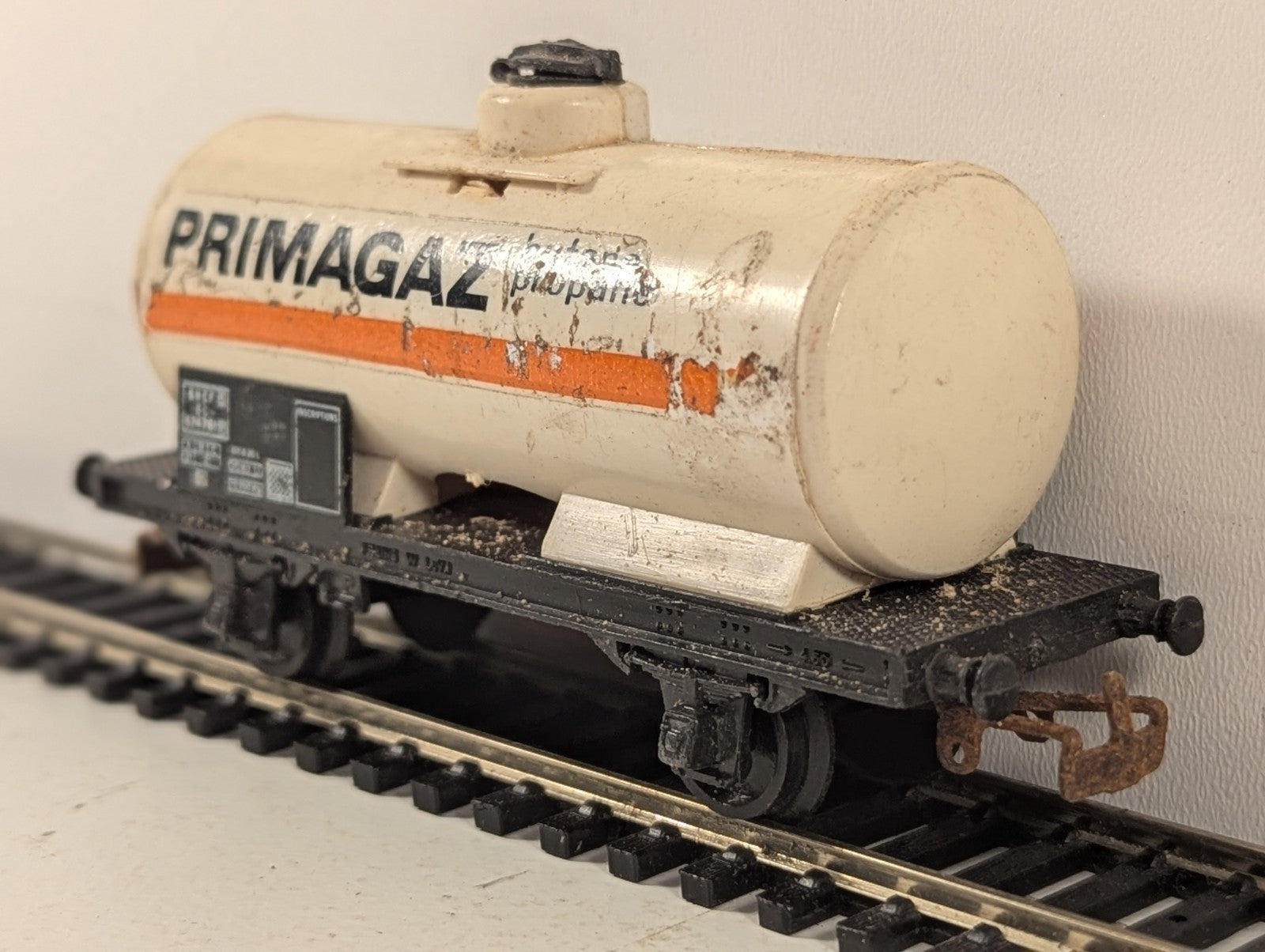 Jouef HO Gauge Primagaz Butane Propane Tanker Tank Wagon 574781 649
