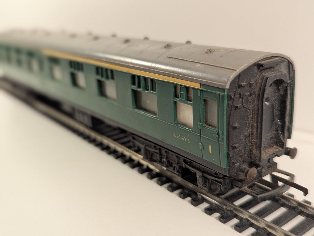 Tri-ang R622 BR Green Mk1 Corridor Composite – S15873