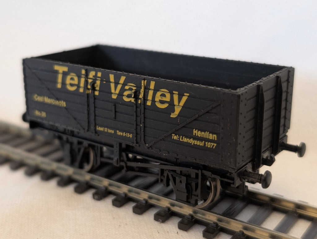 Dapol OO Gauge 7 Plank Open Wagon Teifi Valley No. 28