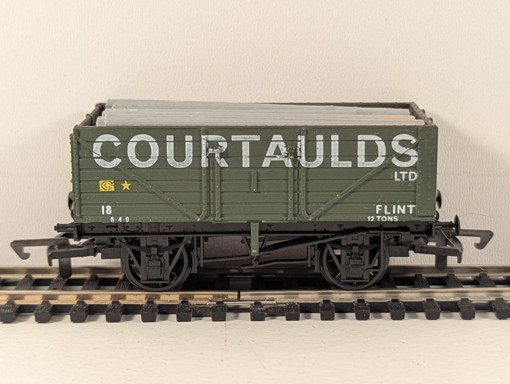 Dapol B169 OO Gauge Courtaulds 7 Plank Wagon - Boxed