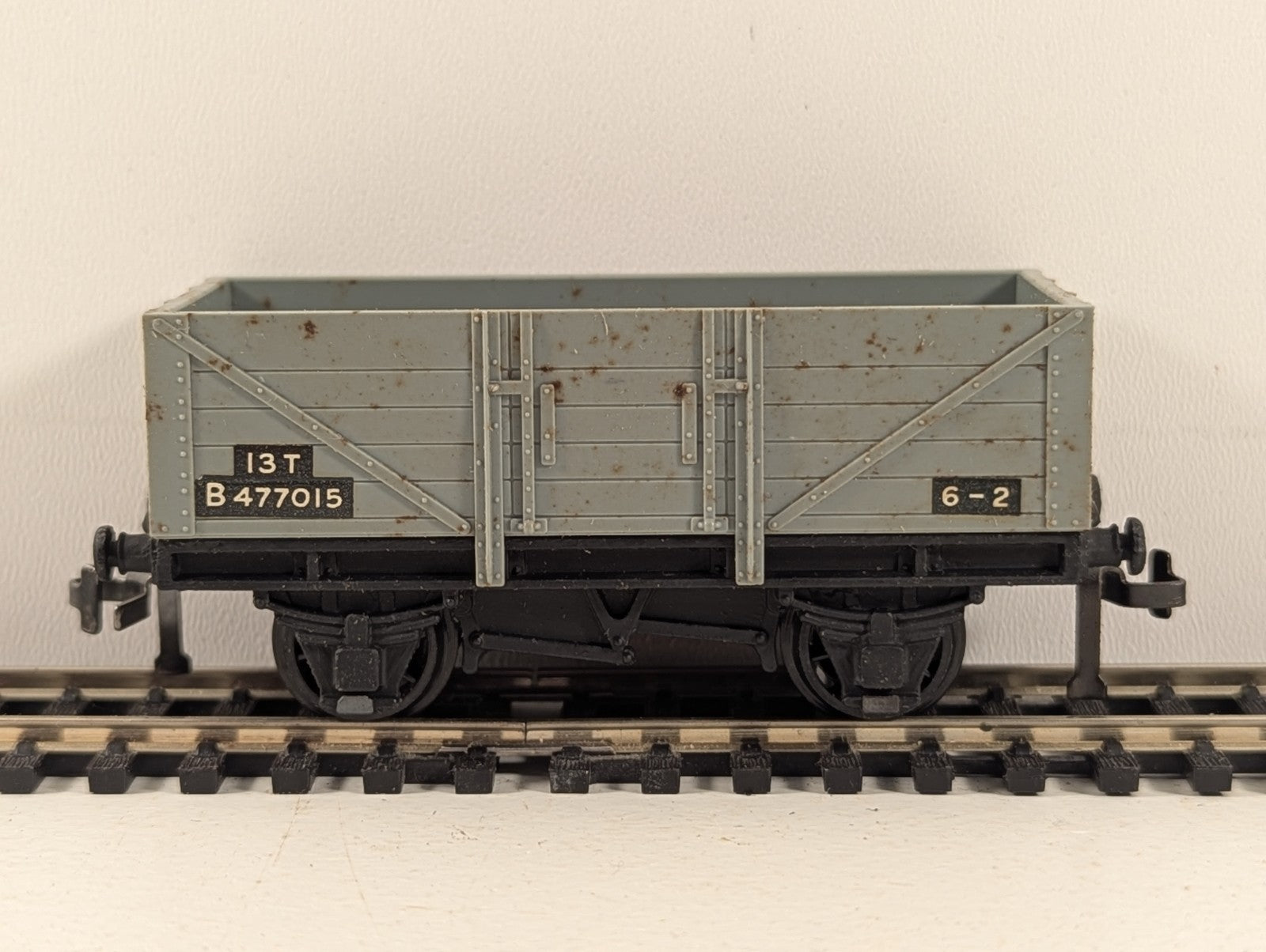 Hornby Dublo 32074 OO Gauge SD6 Grey BR 13-Ton Standard Wagon - Boxed
