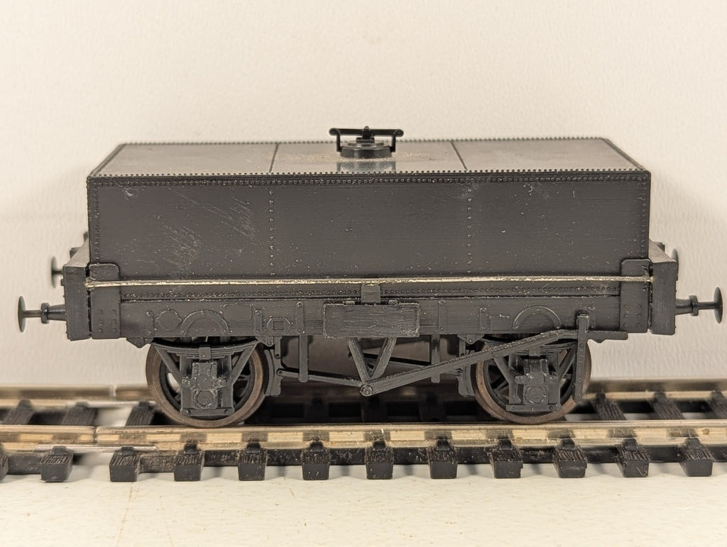 OO Gauge Rectangular Tank Wagon Goods Wagon Black