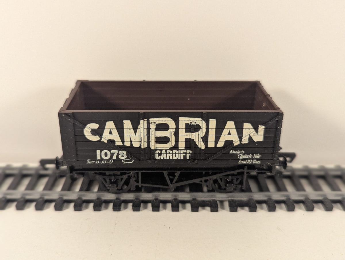 Mainline OO Cambrian Cardiff 7 Plank Wagon 1078