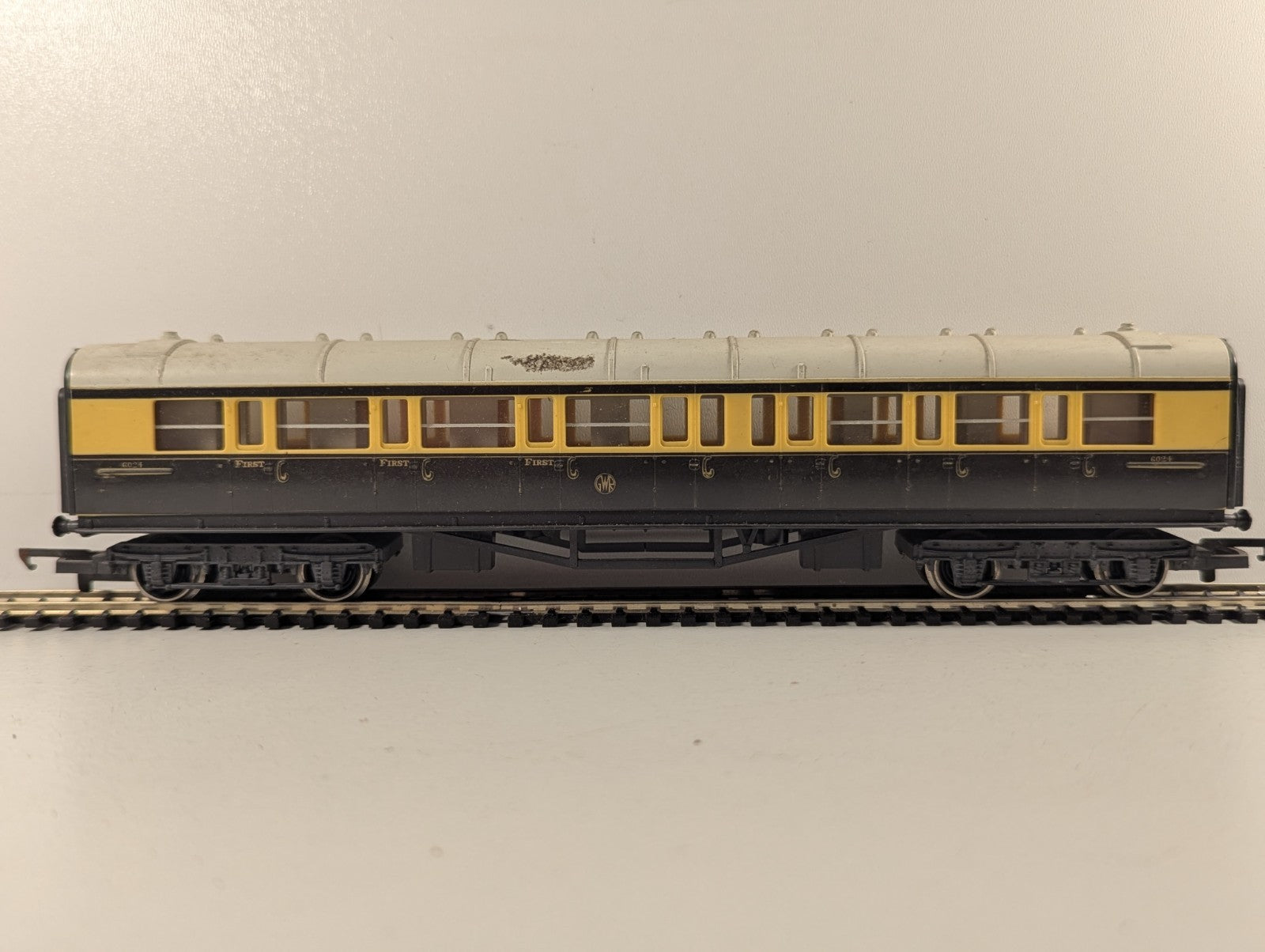 Hornby OO Gauge GWR Clerestory First Class Coach Passenger Coach 6024