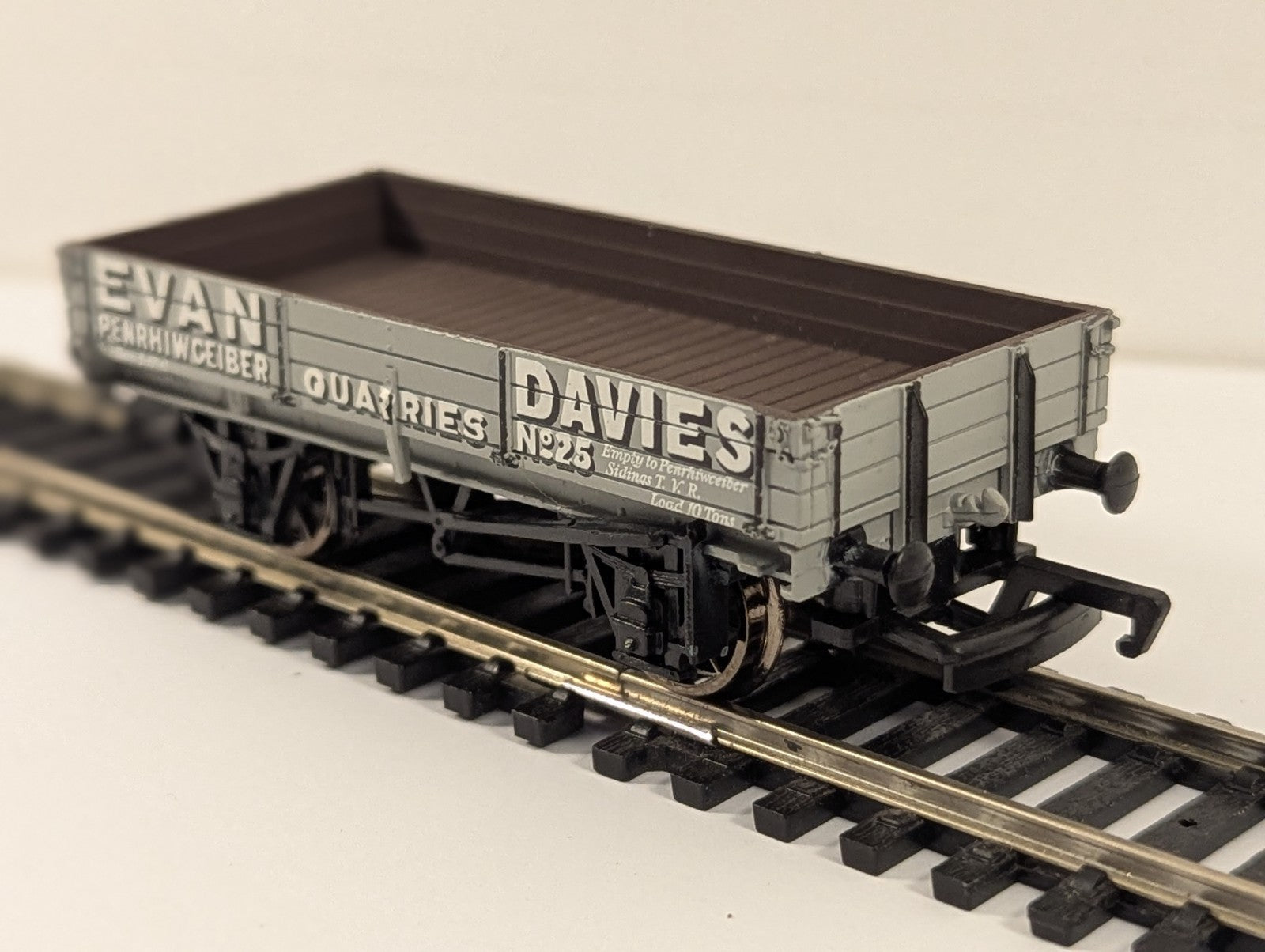 Bachmann Branchline 33-451A Evans Davies 3 Plank Wagon