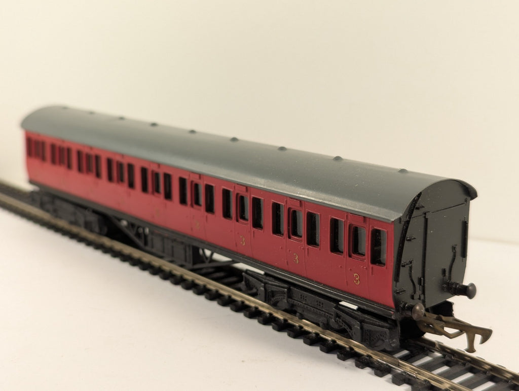 Graham Farish OO Gauge BR Red Suburban 3rd Class Coach Boxed