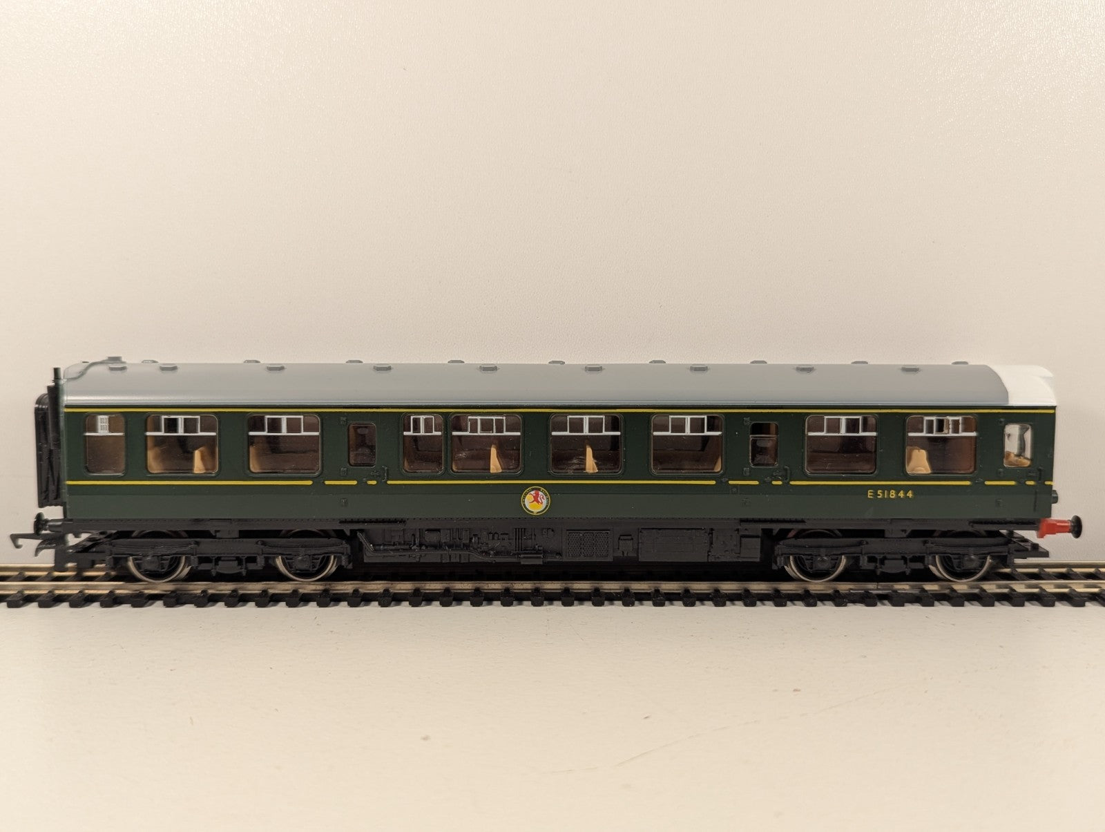 Hornby R369 OO Gauge BR Green Class 110 DMU Dummy Loco
