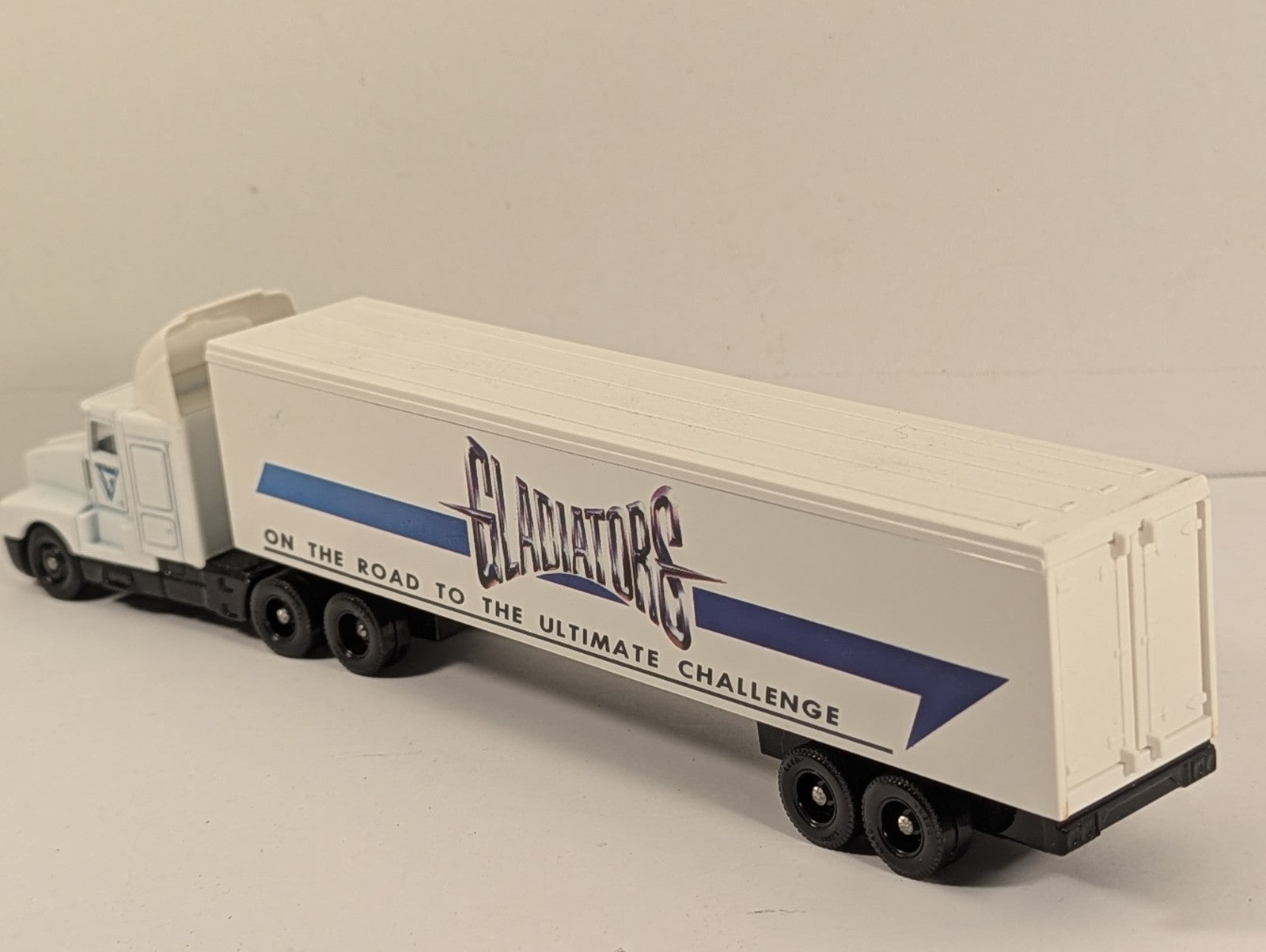 Lledo Promovers PM118 Kenworth T600A Gladiators Articulated Lorry