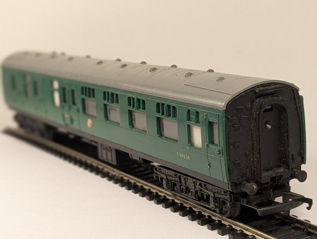 Hornby OO Gauge Maunsell Brake Composite Coach Passenger Coach