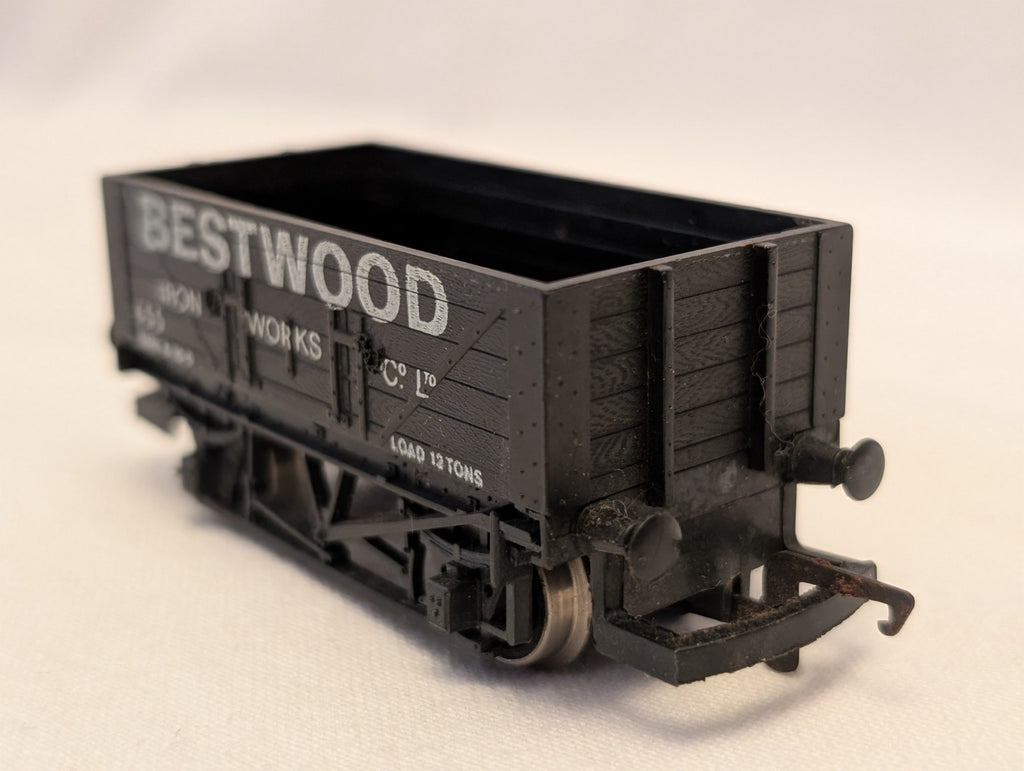 Hornby OO Gauge 7 Plank Wagon 'Bestwood' Goods Wagon 655