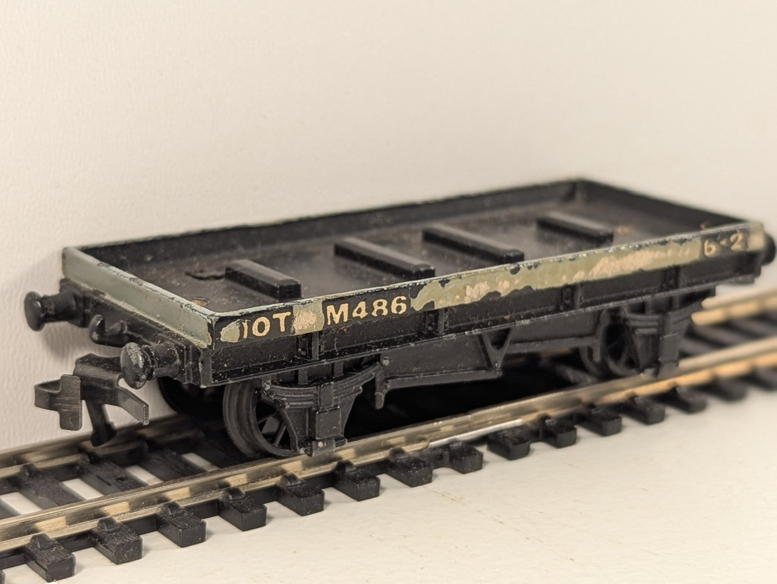 Hornby Dublo OO Gauge 10T Cables Flat Bed Wagon Chipped Paint