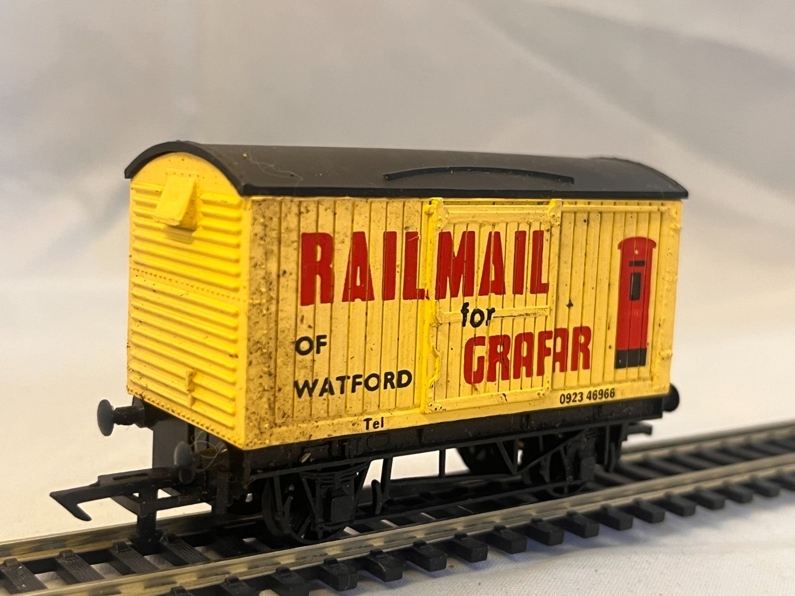 Graham Farish OO Gauge RailMail for Grafar Box Van