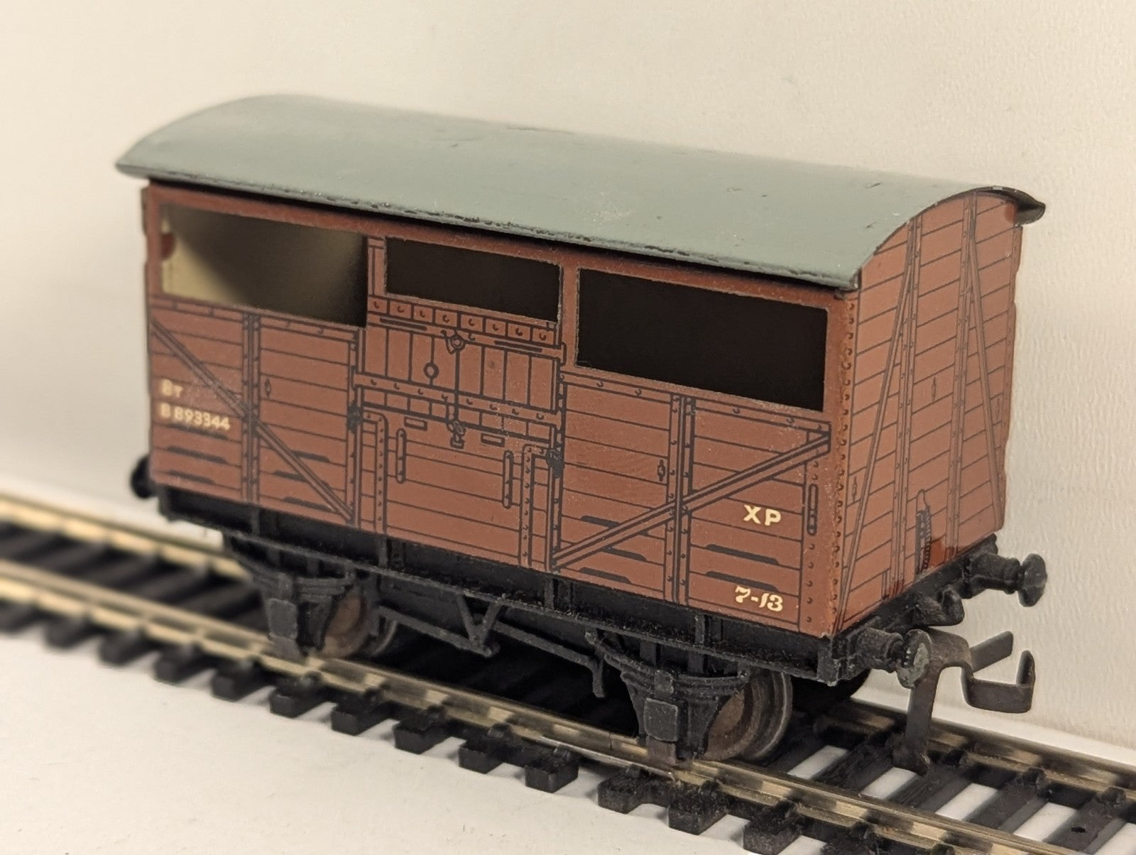 Hornby Dublo OO Gauge 8 Ton Cattle Wagon Bauxite