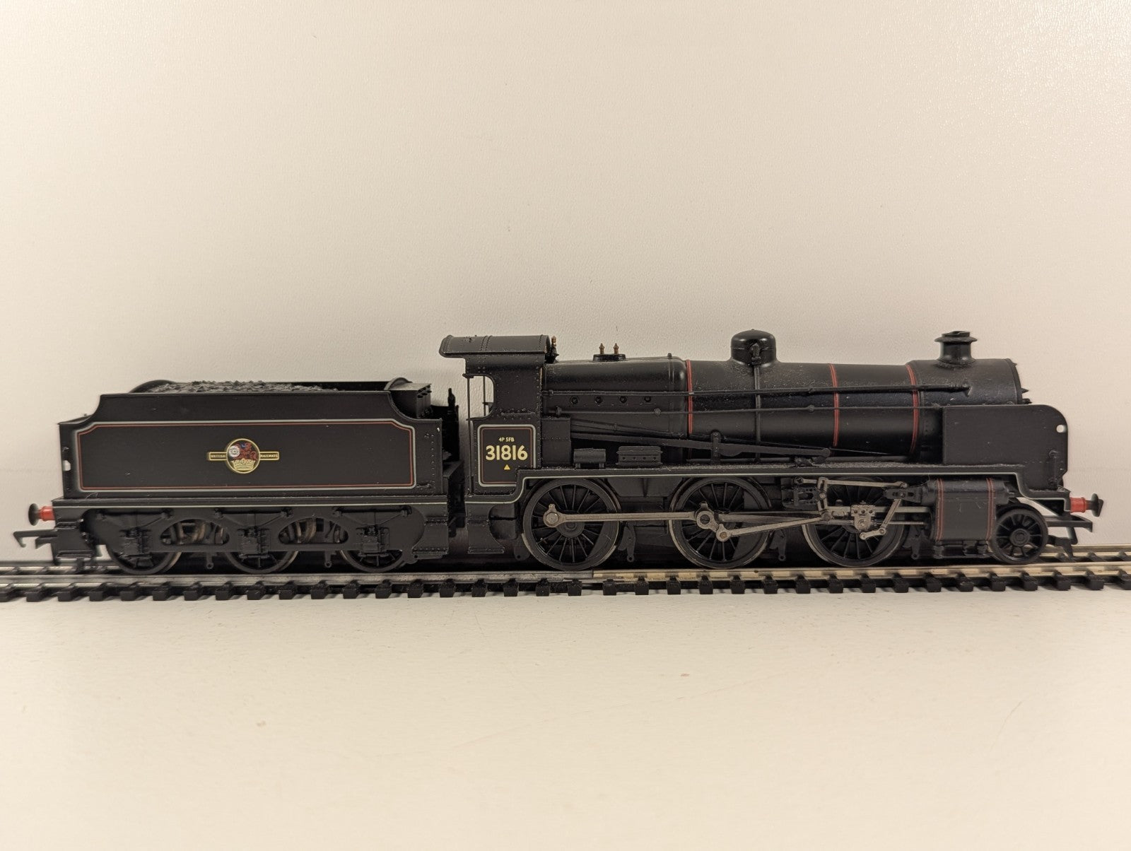 BachmannBranchline 32-151A OO Gauge BR N Class BR Lined Black Late Crest - Boxed