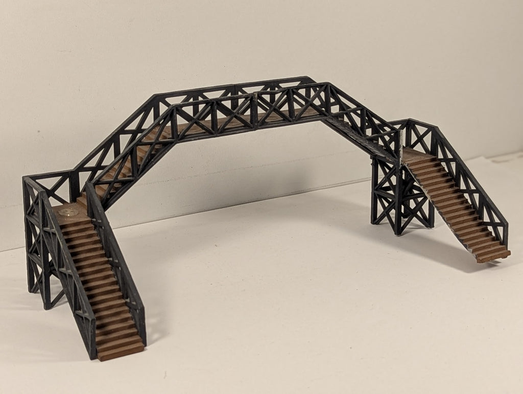 Hornby OO Gauge Station Footbridge Black and Brown R187