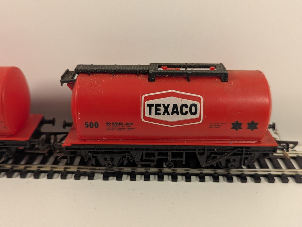 Hornby R184 OO Gauge Texaco Tank Wagon – Rake of 3