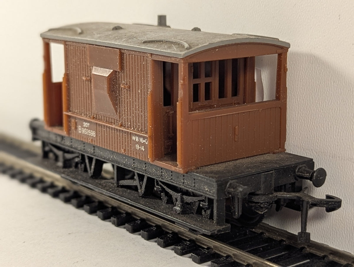 Tri-ang OO Gauge BR 20 Ton Brake Van B952698 BR Bauxite R16