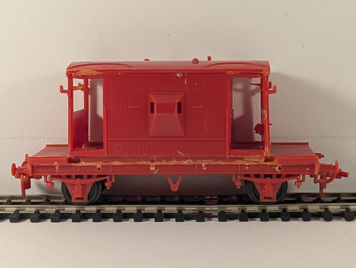 Airfix OO Gauge LMS 20 Ton Brake Van Unpainted Red