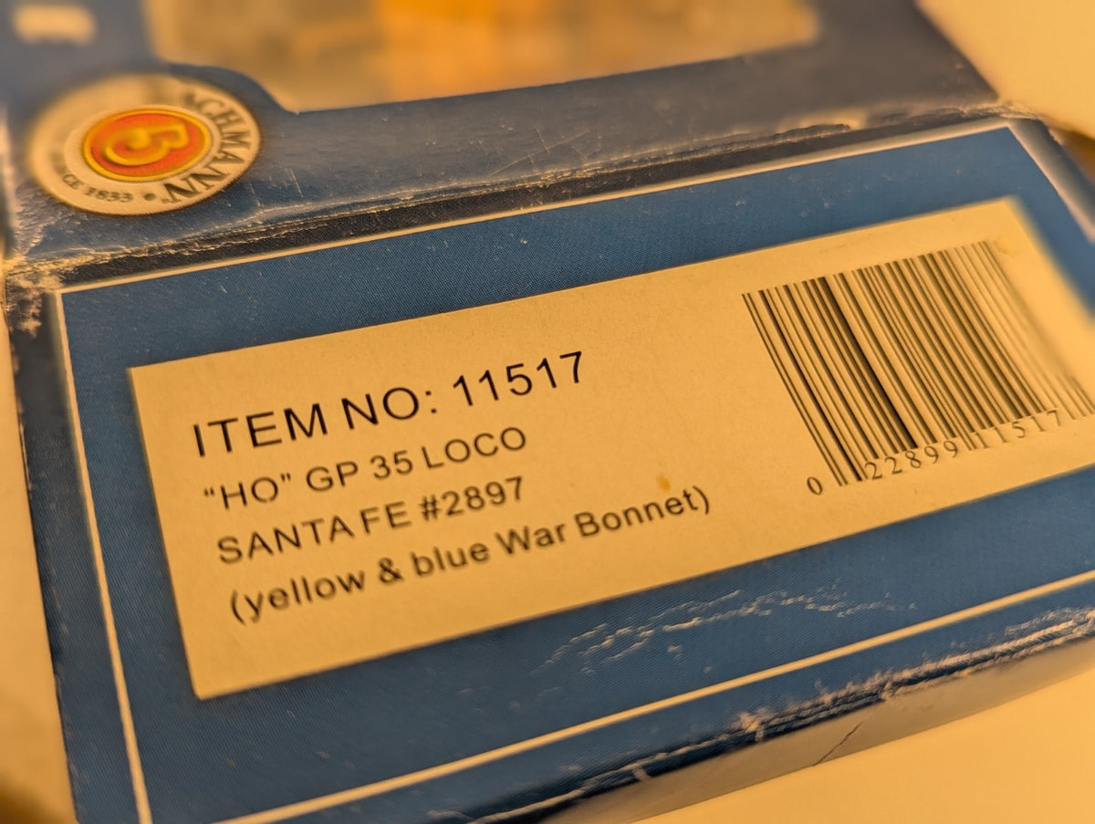 Bachmann HO Scale EMD GP35 Diesel Locomotive – Santa Fe “War Bonnet” Livery