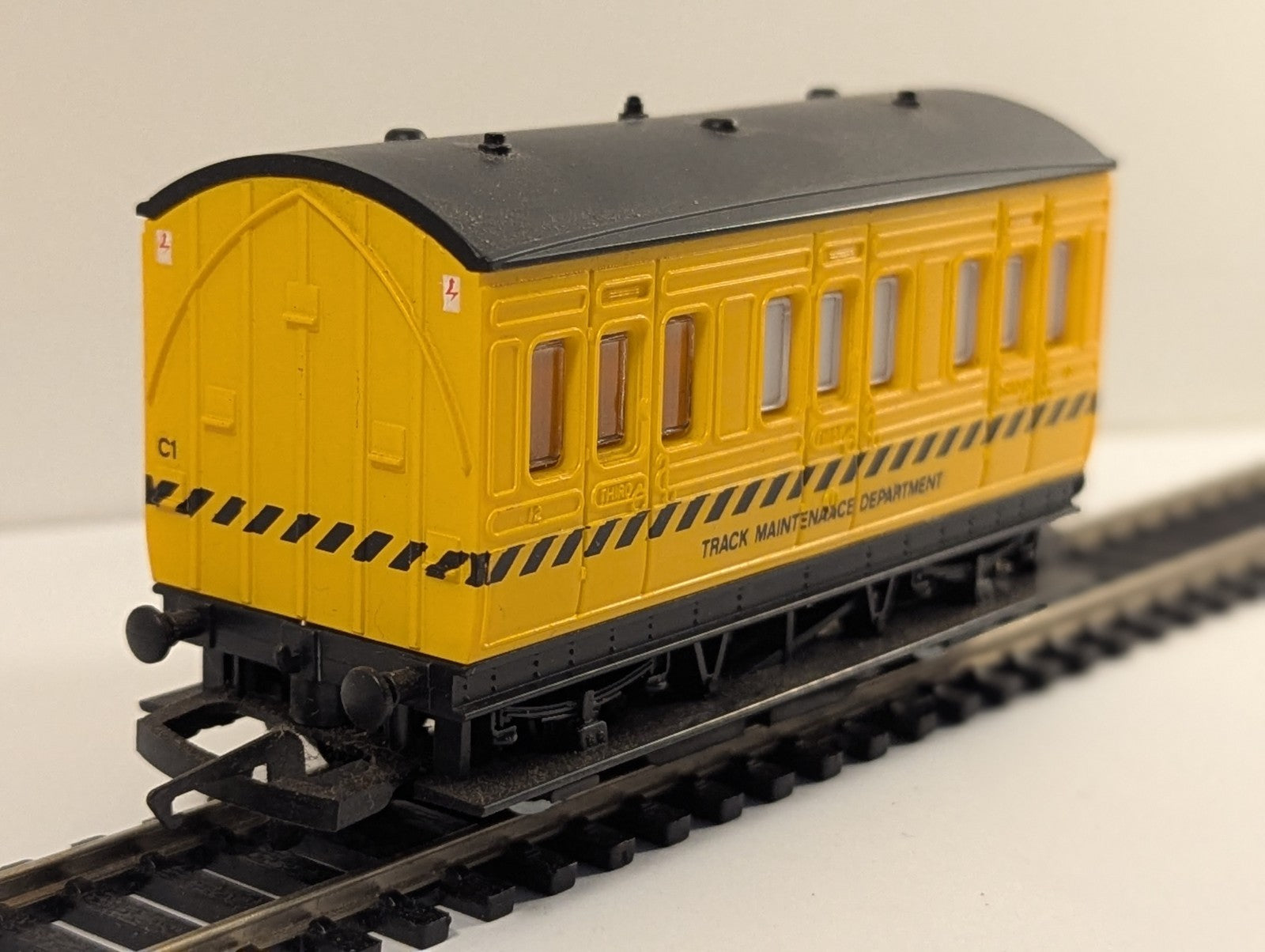 Hornby OO Gauge R333 Track Maintenance Department 4-Wheel Coach