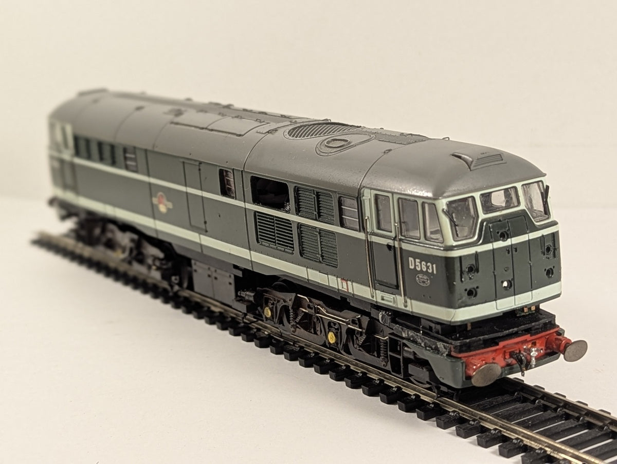 Hornby OO Gauge BR Class 31 Diesel Locomotive D5631 BR Green R2420