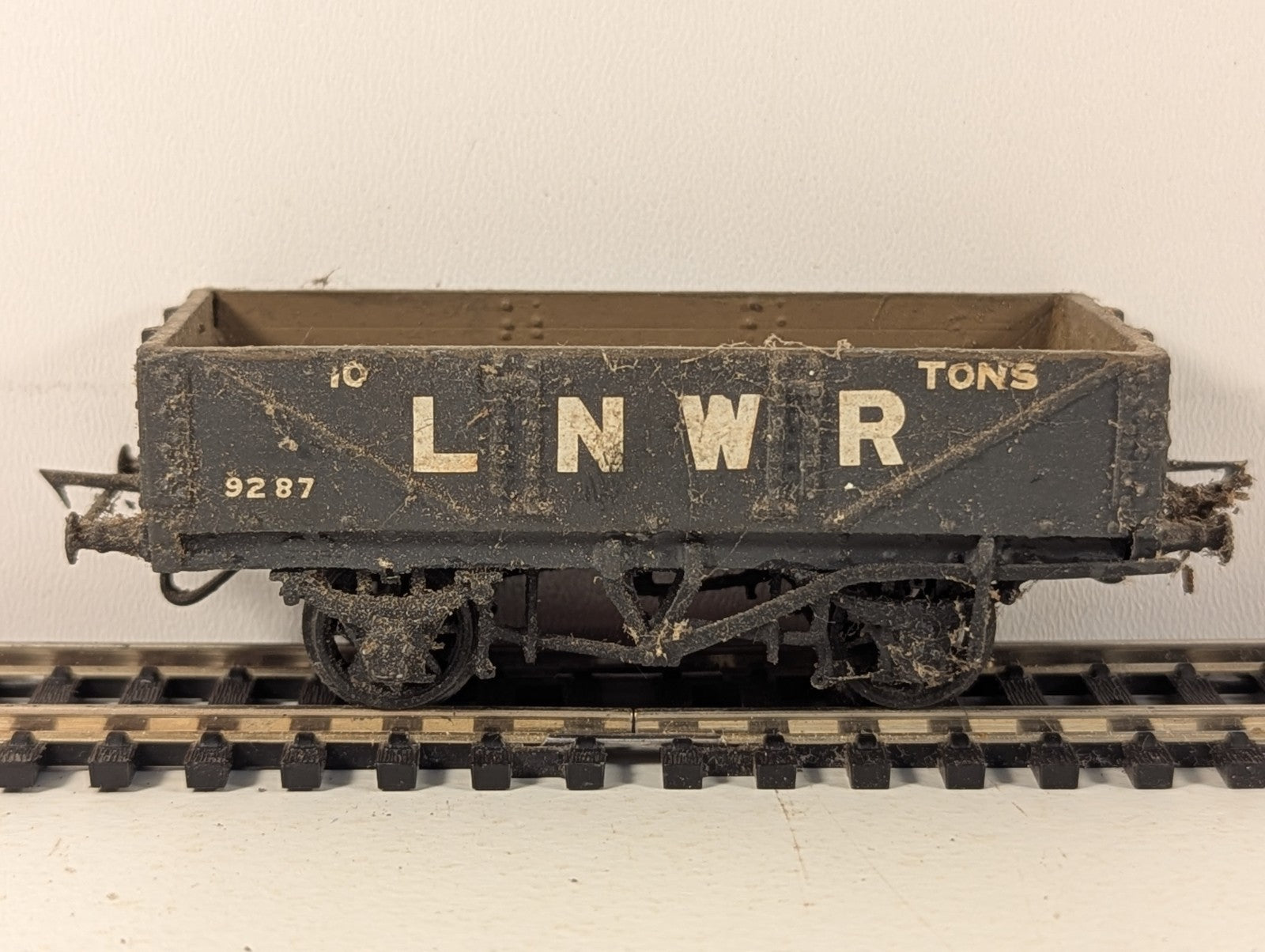 Kitbuilt LNWR 4-Plank Open Wagon 9287 LNWR Grey