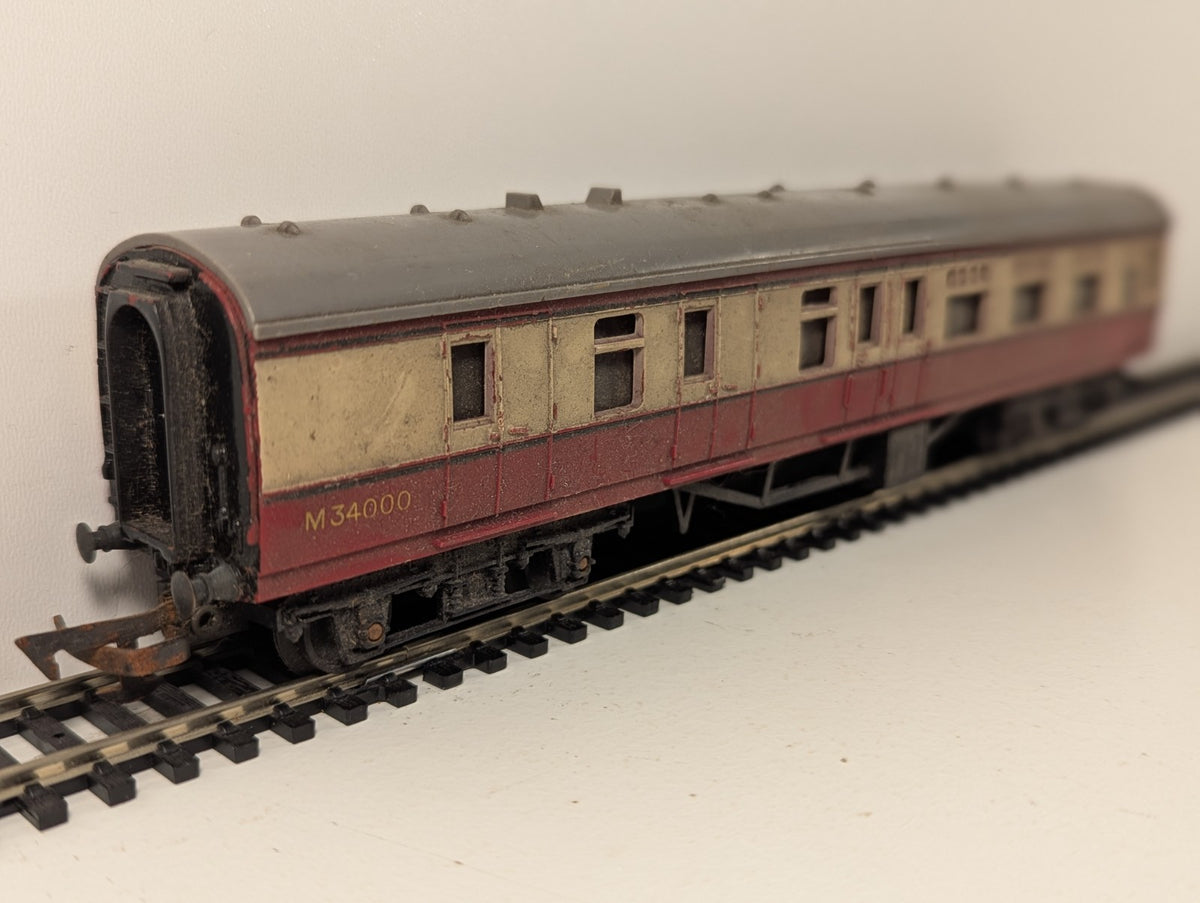 Tri-ang OO Gauge BR Brake 3rd Coach Blood & Custard