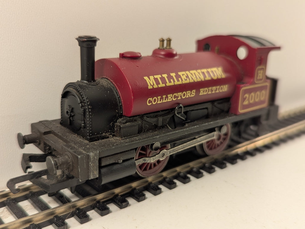 Hornby R2150 OO Gauge 0F 0-4-0 Saddle Tank Millennium Edition – Poor Runner