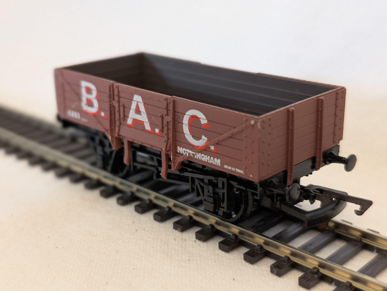 Mainline Railways OO Gauge 7 Plank Wagon 'B.A.C. Nottingham' Goods
