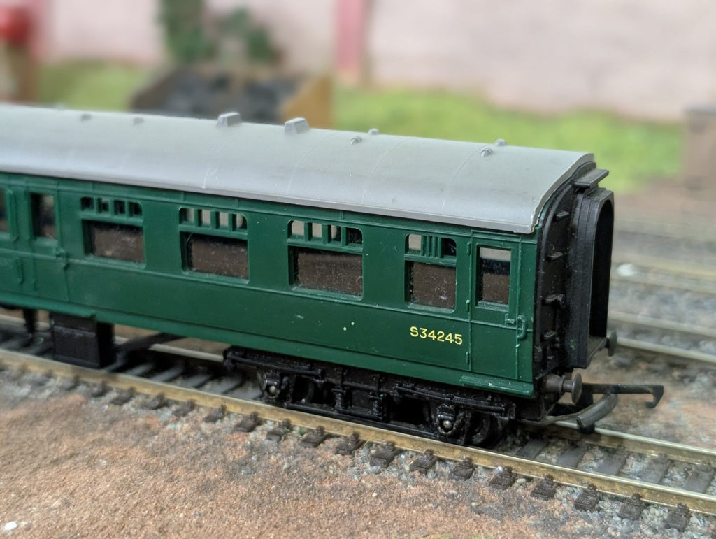 Tri-ang R220 S34245 Southern Region BR Main Line Brake 2nd Coach Green OO Gauge