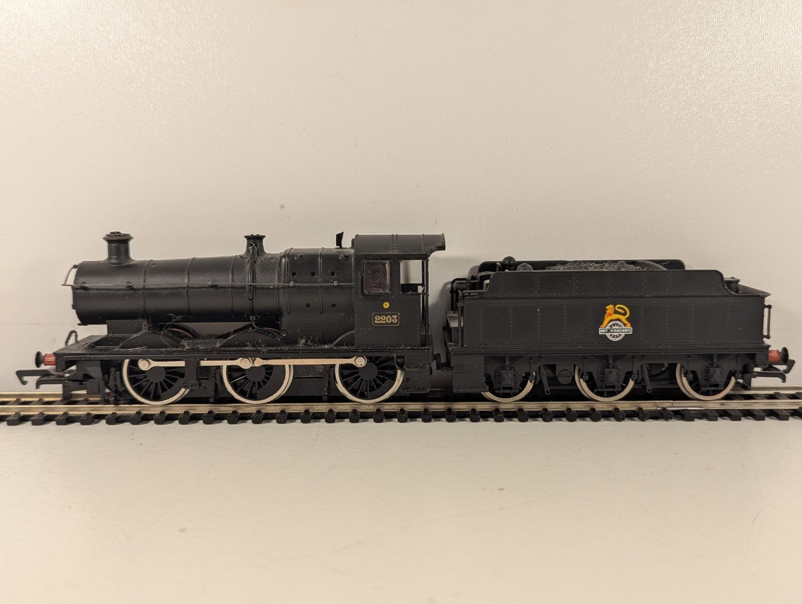 Bachmann 11042 BR Collett Goods 0-6-0 No.2203 Steam Locomotive OO Gauge